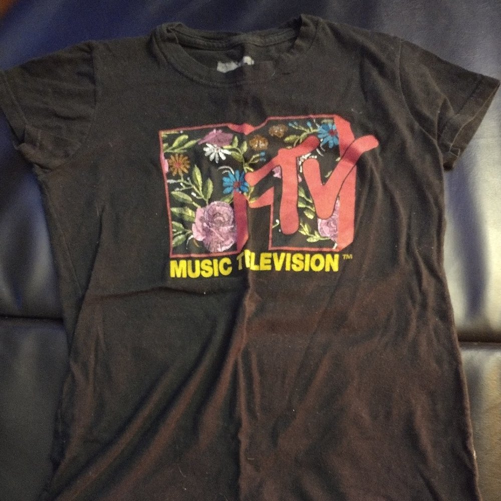MTV GRAPHIC TEE WOMENS TEE SIZE SMALL SIZE SM